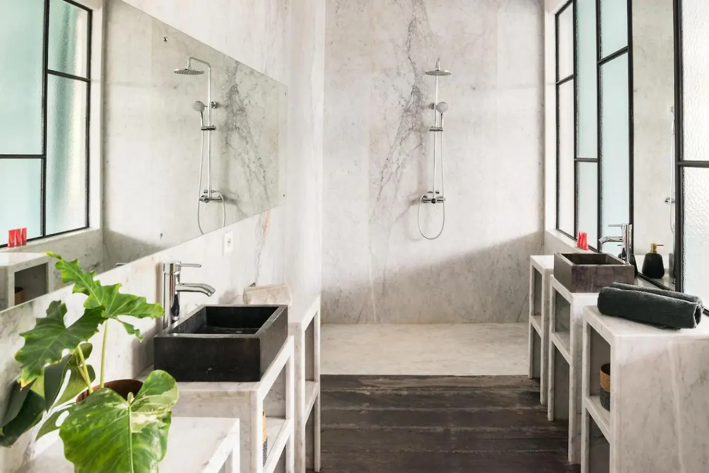Villa Ruku-Ruku - Modern 1Br Villa With Ac Living Room & Private Pool - French Style Interior Kerobokan