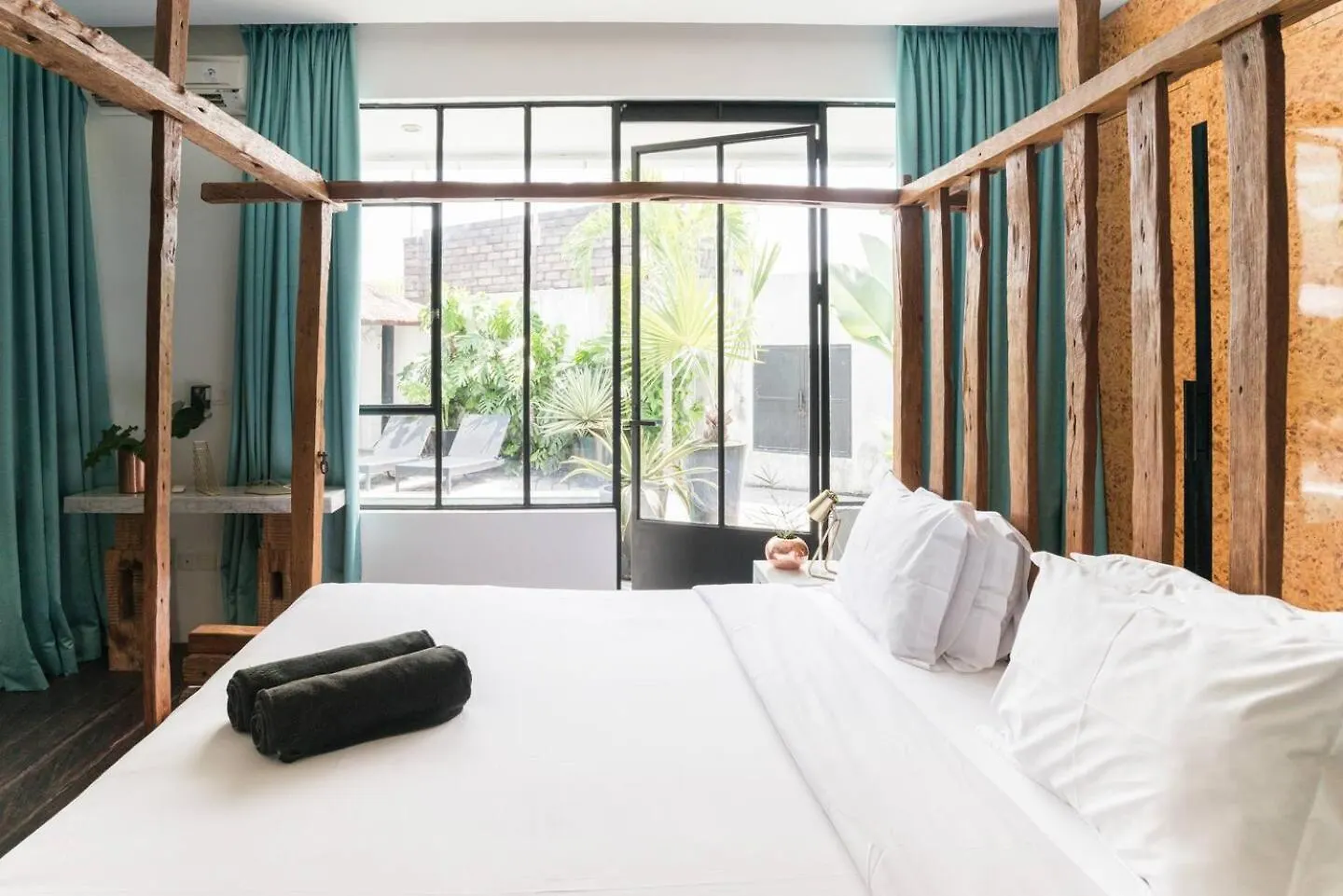 Villa Ruku-Ruku - Modern 1Br Villa With Ac Living Room & Private Pool - French Style Interior Kerobokan  Indonesia