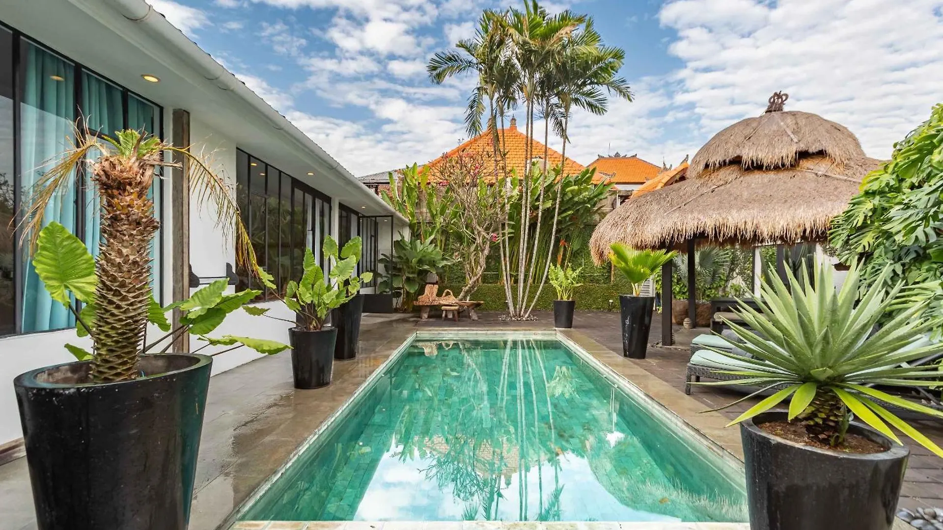 Villa Ruku-Ruku - Modern 1Br Villa With Ac Living Room & Private Pool - French Style Interior Kerobokan  0*, Kerobokan (Bali) Indonesia