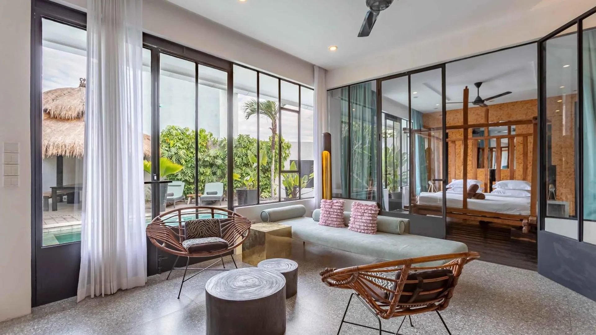 Villa Ruku-Ruku - Modern 1Br Villa With Ac Living Room & Private Pool - French Style Interior Kerobokan