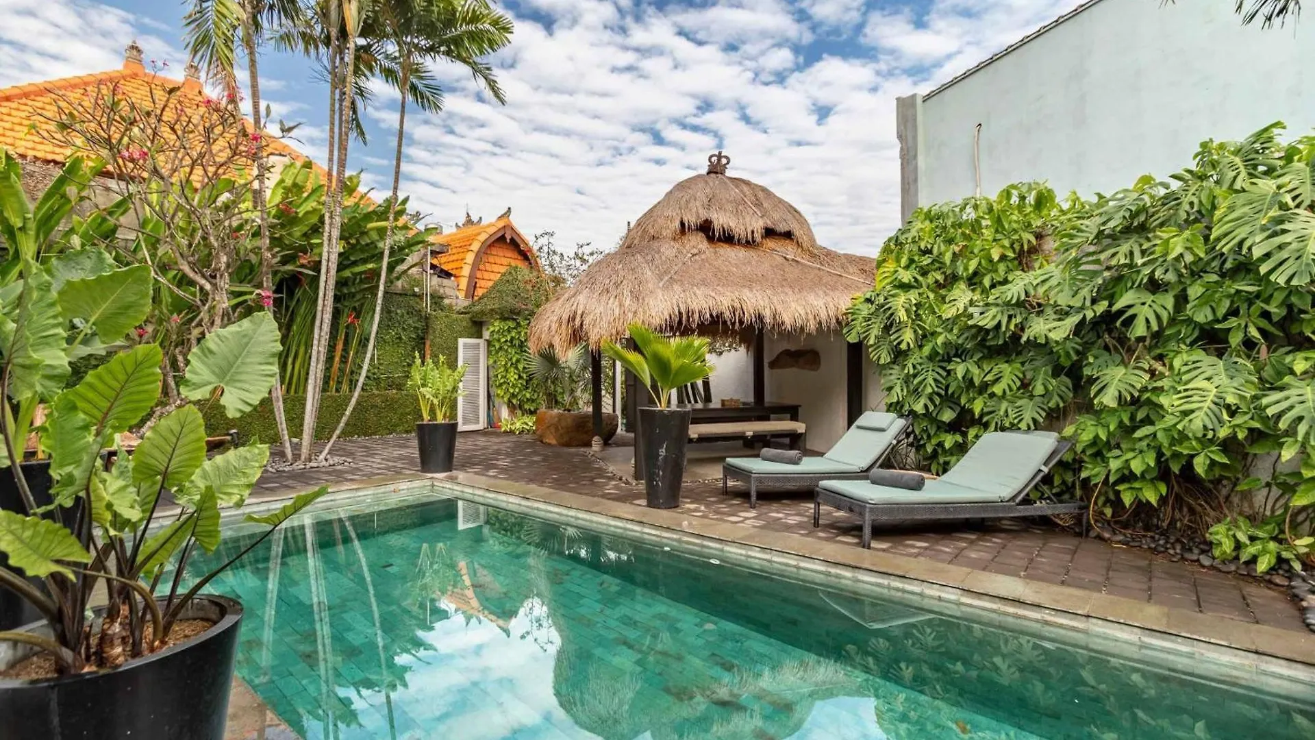 Villa Ruku-Ruku - Modern 1Br Villa With Ac Living Room & Private Pool - French Style Interior Kerobokan  Indonesia