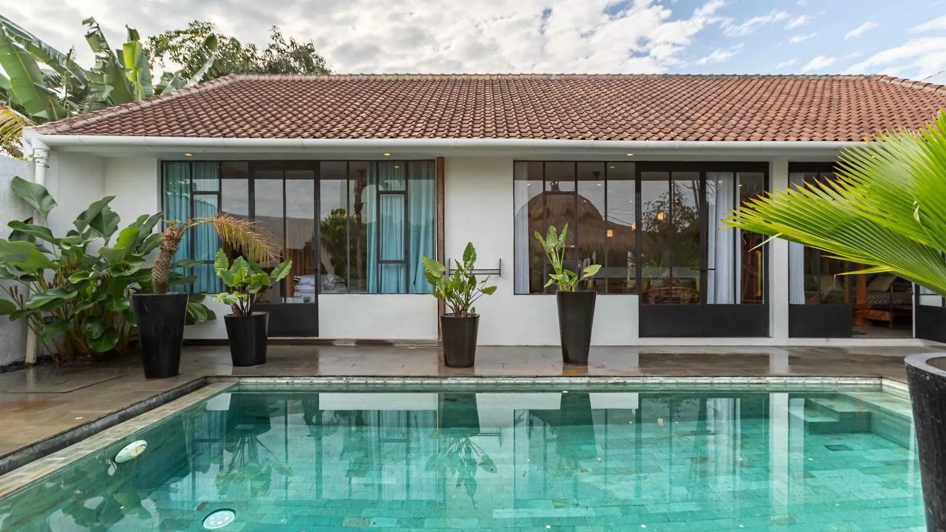 Villa Ruku-Ruku - Modern 1Br Villa With Ac Living Room & Private Pool - French Style Interior Kerobokan 0*,  Indonesia